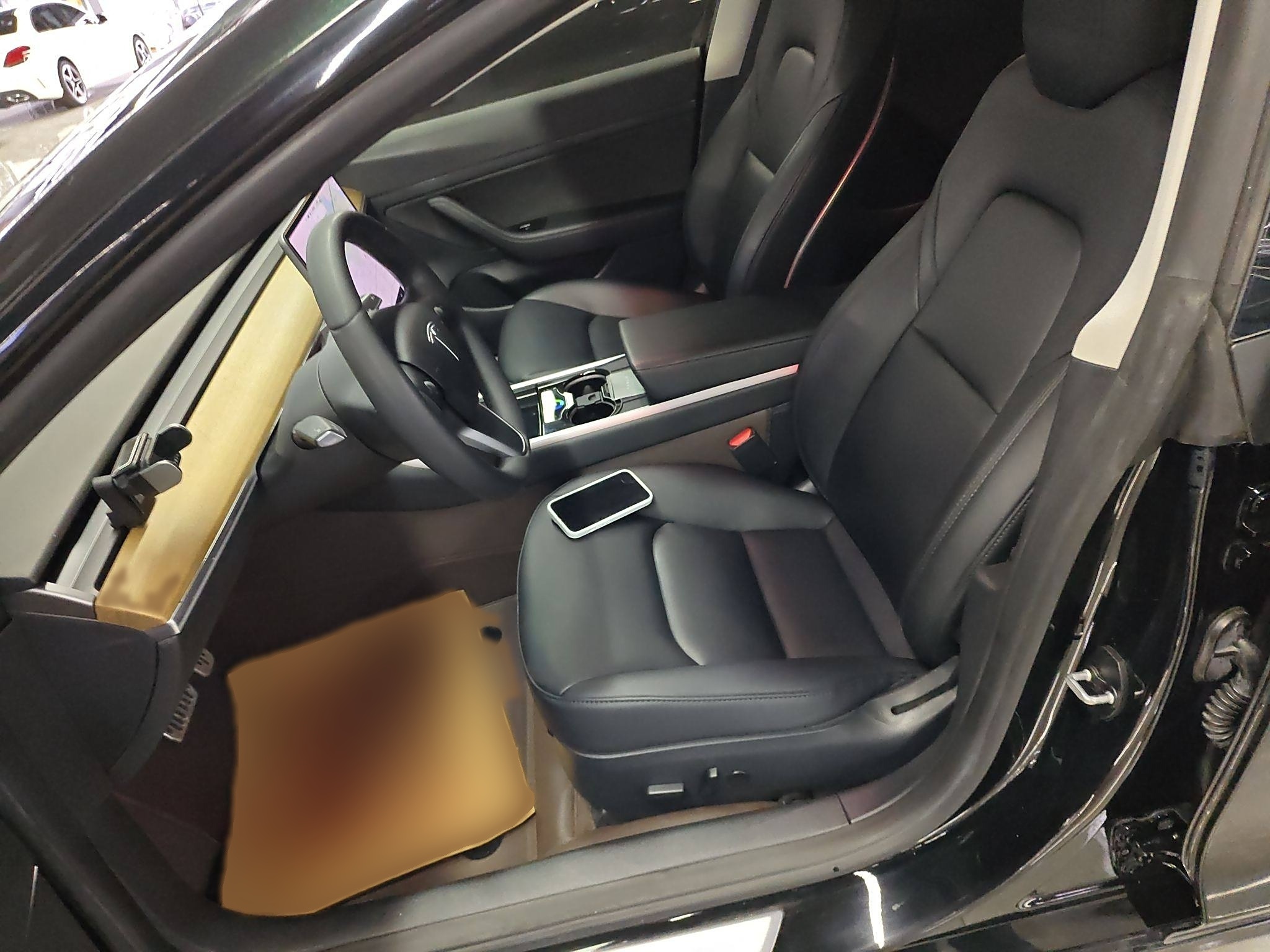 Переднее сиденье в автомобиле