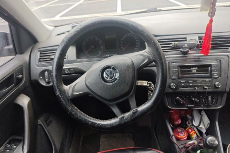 Used Volkswagen Santana 2016 1.6L Manual Fashion Edition
