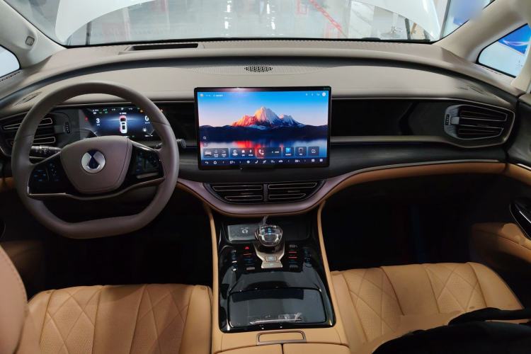 Used Denza D9 2022 DM-i 970 Four-Wheel Drive Flagship Model
