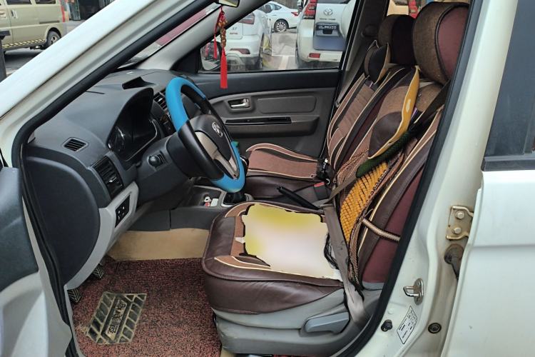 Used BAIC Weiwang M20 2014 1.5L practical type BJ415A Left Front Seat