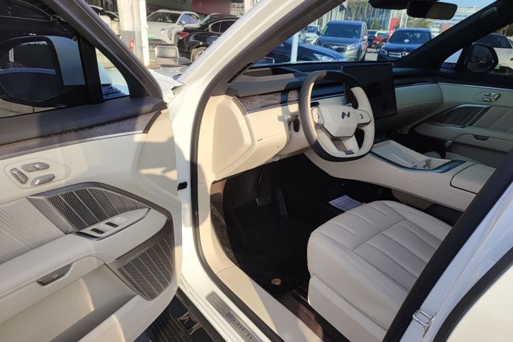 Used ONVO Luxeed L90 2025 Model—Ultra Six-Seater Version