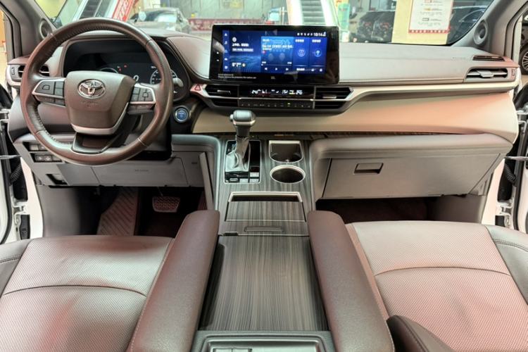 Used Toyota Granvia 2023 2.5L Hybrid Flagship VIP Edition
