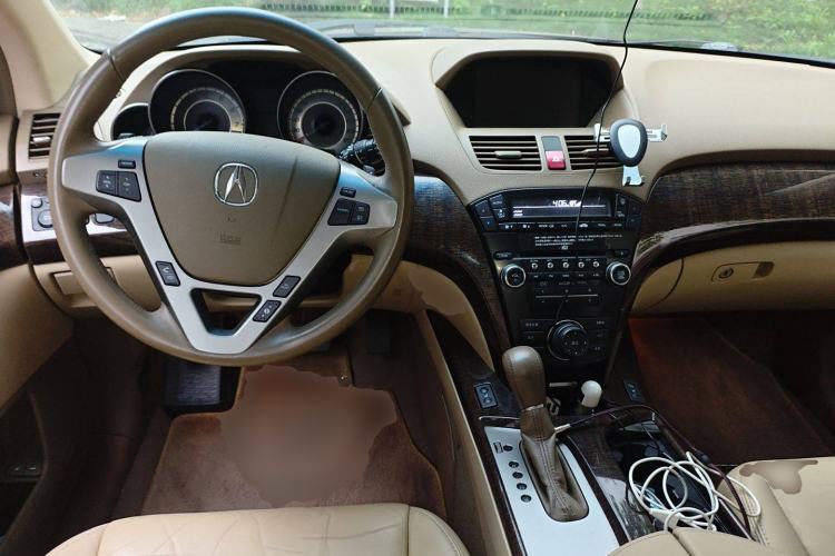 Used Acura MDX 2010 3.7 Standard Edition Center Console