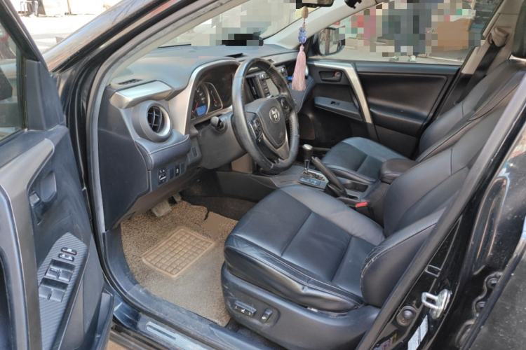 Used Toyota RAV4 2013 2.5L Automatic 4x4 Elite Edition Driver Seat