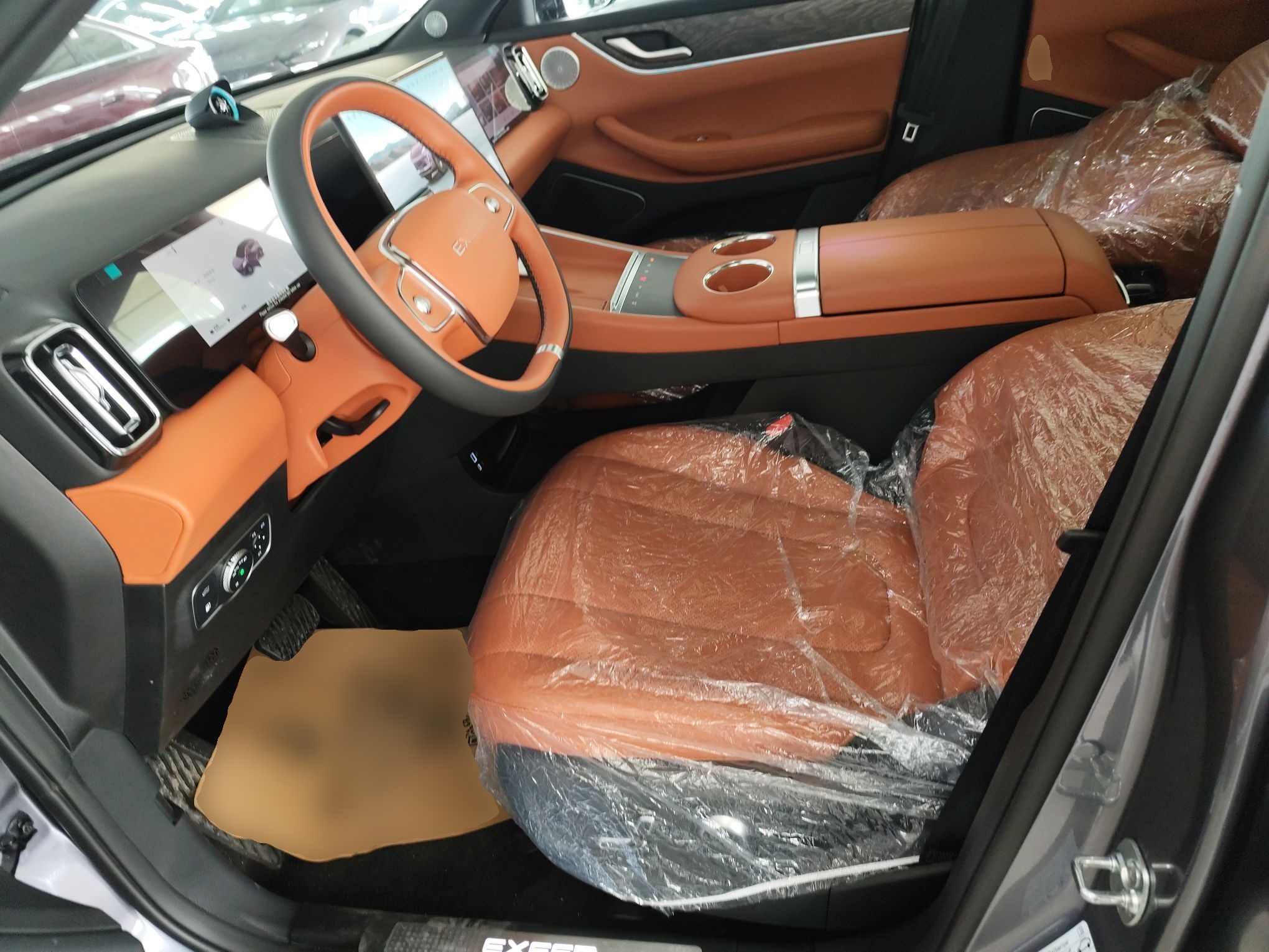 المقاعد الأمامية داخل السيارة