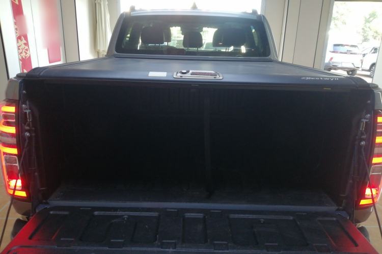 Used Great Wall Poer 2021 2.0T Global Version Automatic Gasoline 4x4 Prestige Standard Box with Trailer Capability GW4C20B
