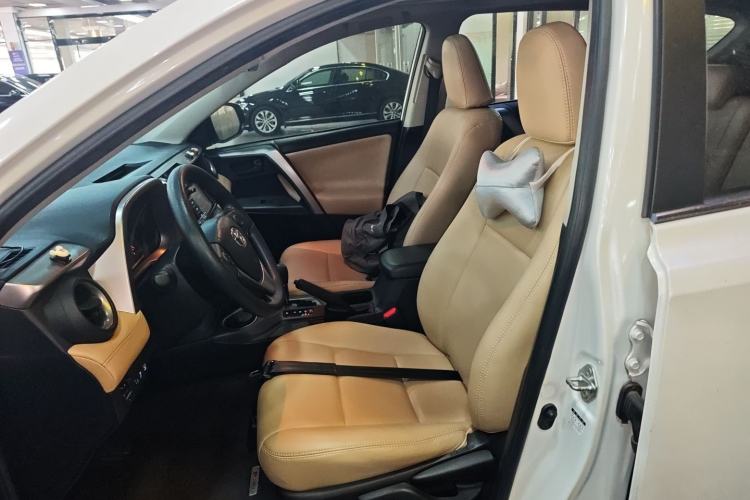 Used Toyota RAV4 2016 2.0L CVT Two-Wheel Drive Fashion Edition China V Standard
