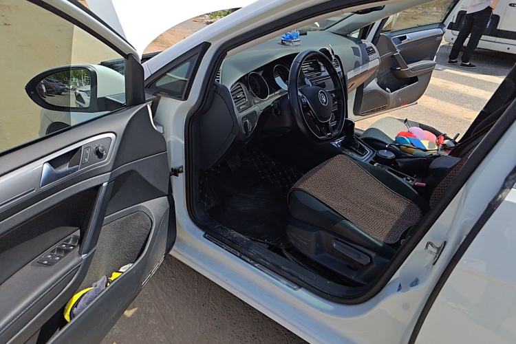 Used Volkswagen Golf 2018 1.6L Automatic Comfort Model Driver Seat