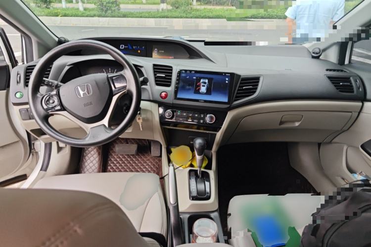 Used Honda Civic 2014 1.8L Automatic Classic Edition Center Console