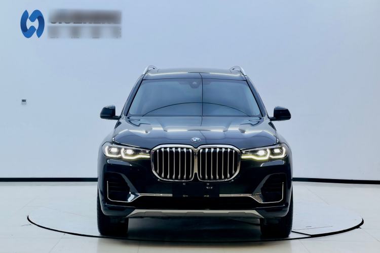 Used BMW X7 2022 xDrive40i Luxury Package with Leading Features
