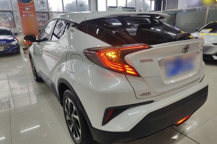 Used Toyota IZOA 2020 2.0L Yichi Version