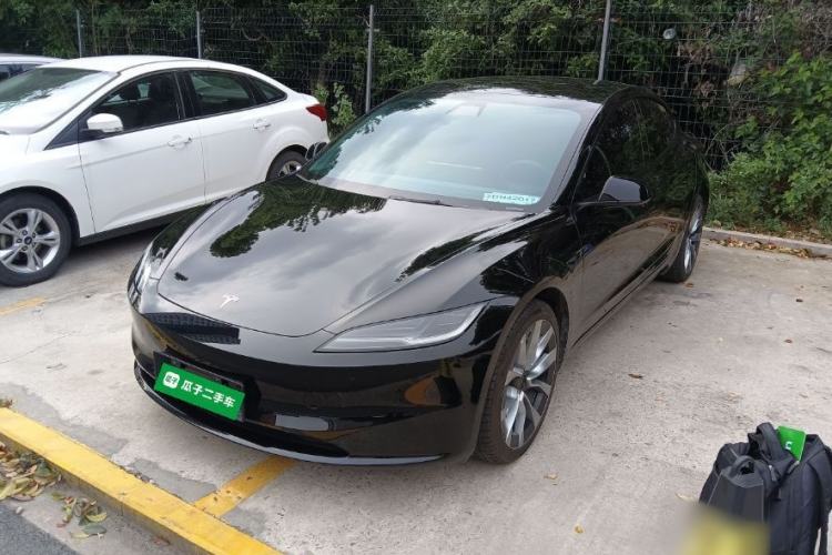 Used Tesla Model 3 2023 Long-Range All-Wheel-Drive Version