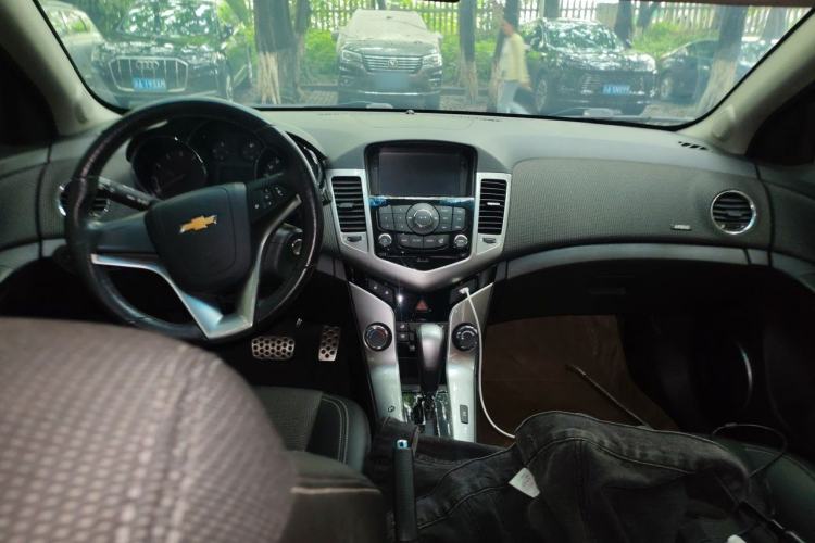 Used Chevrolet Cruze 2013 Hatchback 1.6T Automatic Flagship Model
