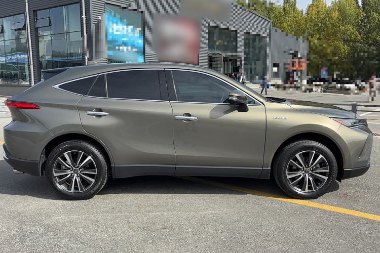 Used Toyota Harrier 2022 Dual-Engine 2.5L CVT Two-Wheel Drive Luxury Edition