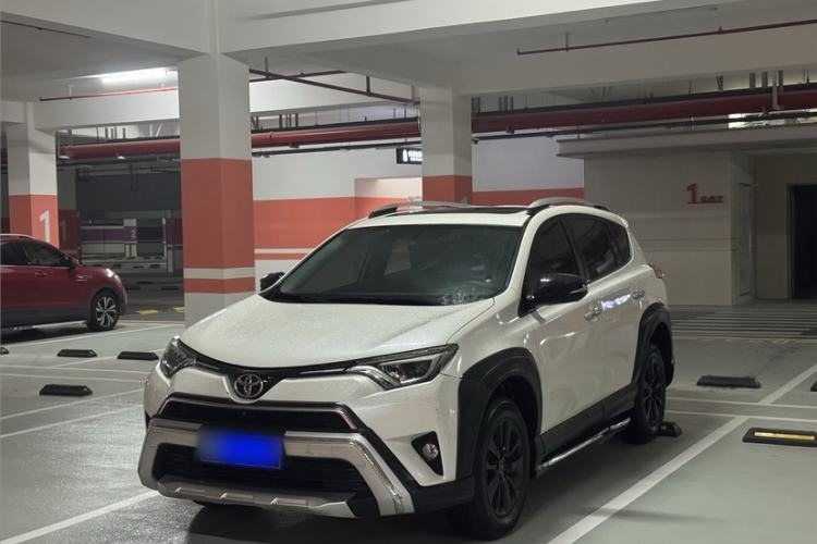 Used Toyota RAV4 2019 2.0L CVT Two-Wheel Drive Fashion X Limited Edition China V Standard
