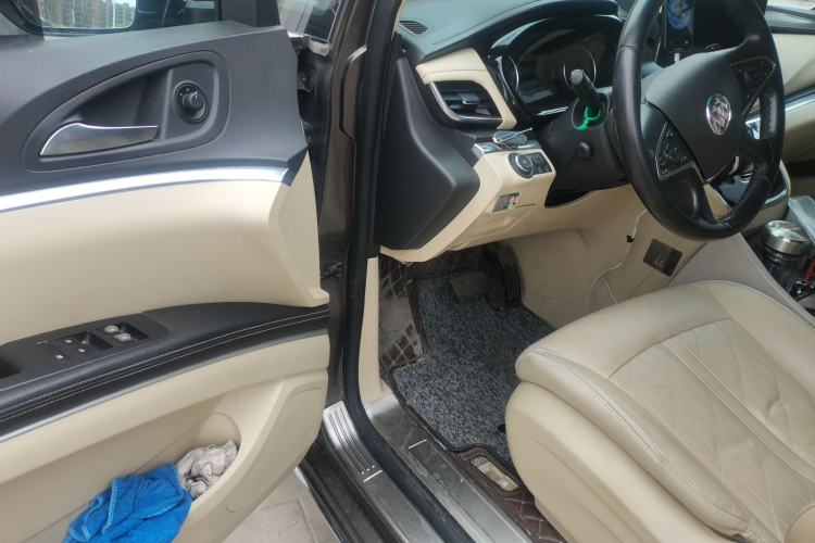 Used Buick GL8 2022 Land Business Class 652T Luxury Model Driver Seat