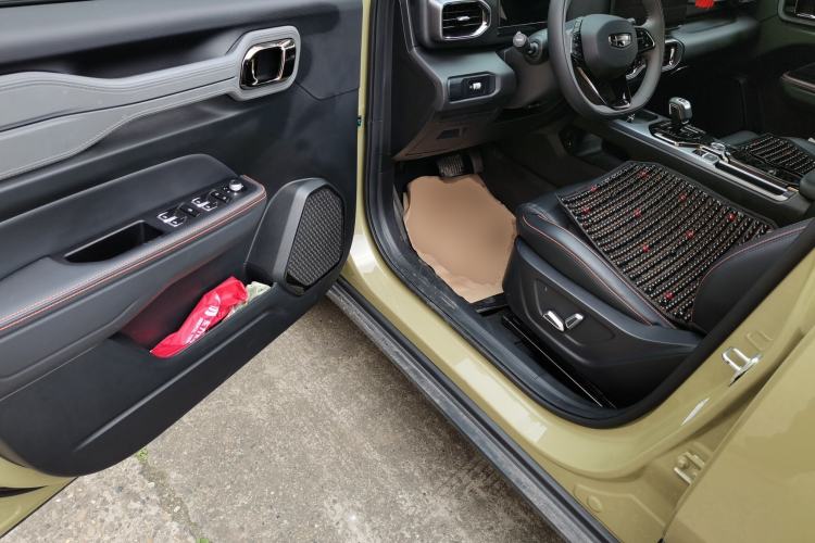 Used Geely Auto Cowboy 2025 1.5TD Trendy Play Edition
