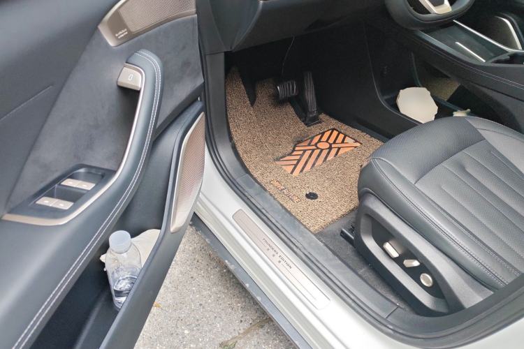 Used ONVO L60 2024 60 kWh Rear-Drive Version
