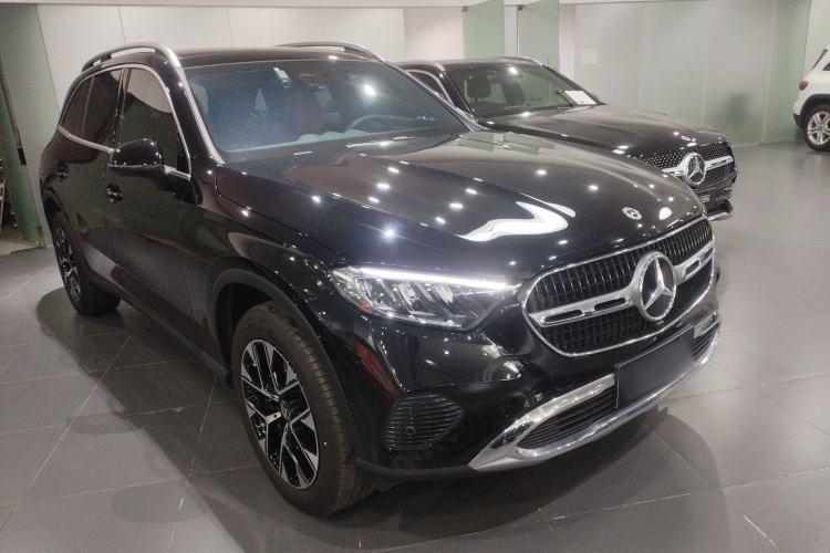 Used Mercedes-Benz GLC 2024 GLC 260 L 4MATIC Dynamic Edition 5-seater Front Right 45 Deg