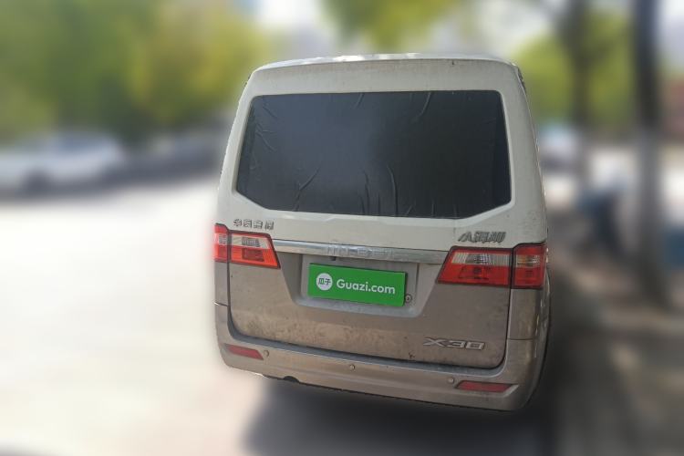 Used Jinbei Hiace X30 2023 1.5L Business-Style Passenger Van 5/6/7-Seater Non-Air-Conditioned Version SWC15M
