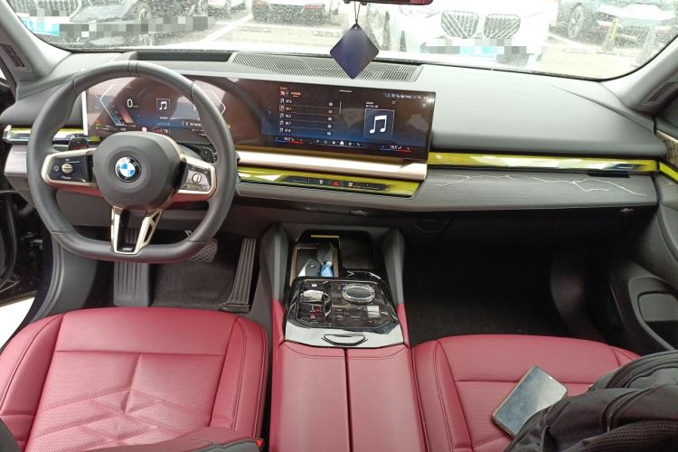 Used BMW 5 Series 2025 530Li Luxury Edition M Sport Package Center Console