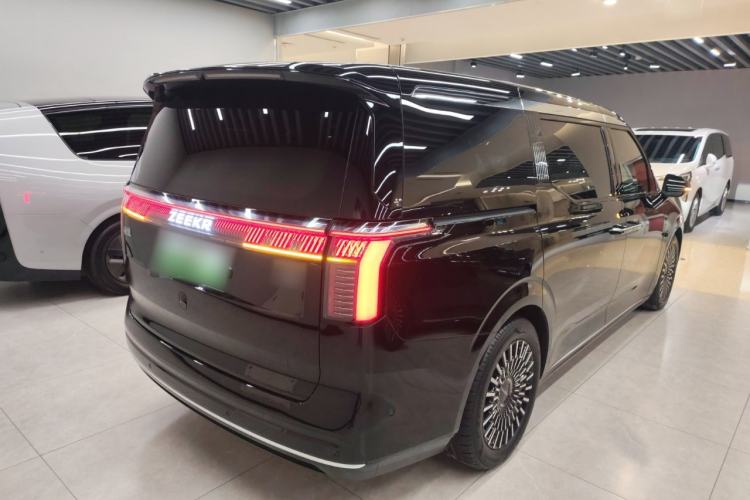 Used Zeekr 009 2024 Six-Seat Executive Version 4WD 108 kWh
