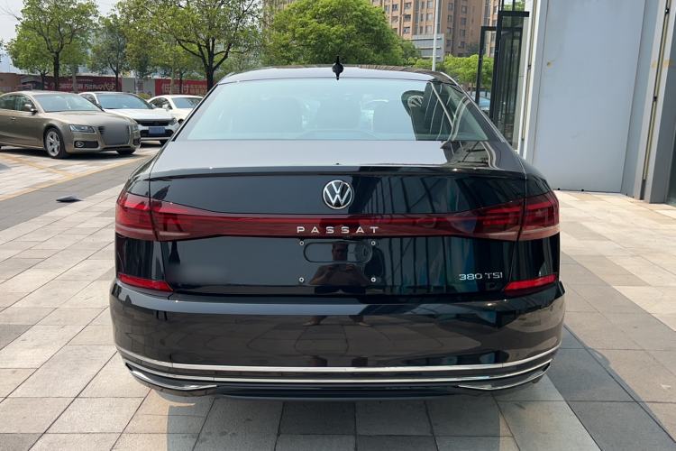 Used Volkswagen Passat 2024 380TSI Dragon Glory Edition Exterior 6