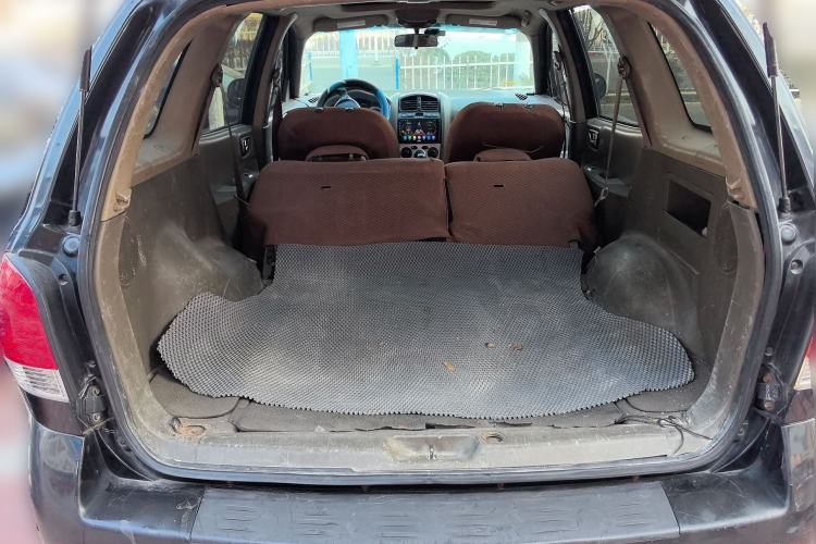 Used Huatai Santa Fe Classic 2012 2.0L Gasoline Manual Two-Wheel Drive with Sunroof
