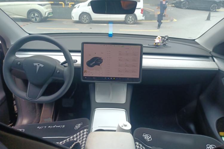 Used Tesla Model Y 2024 Rear-Wheel-Drive Version Center Console