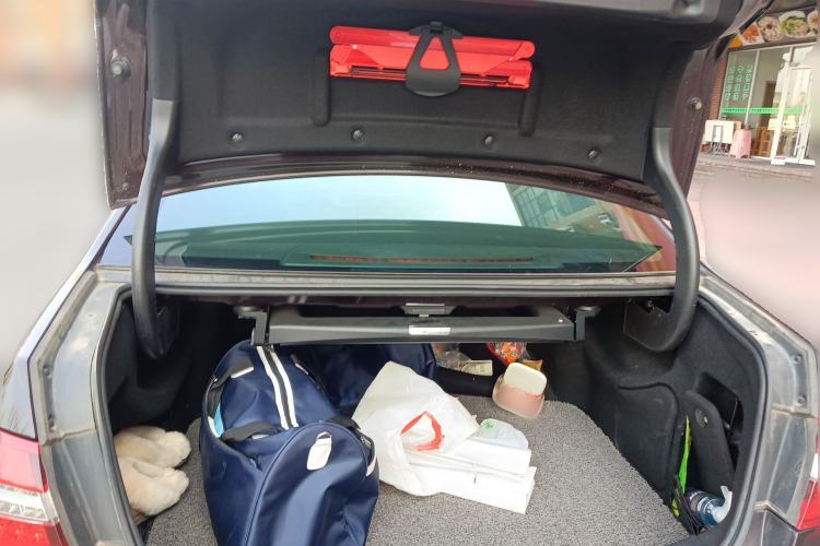 Used Mercedes-Benz E-Class 2011 E 300 L Elegant Model
