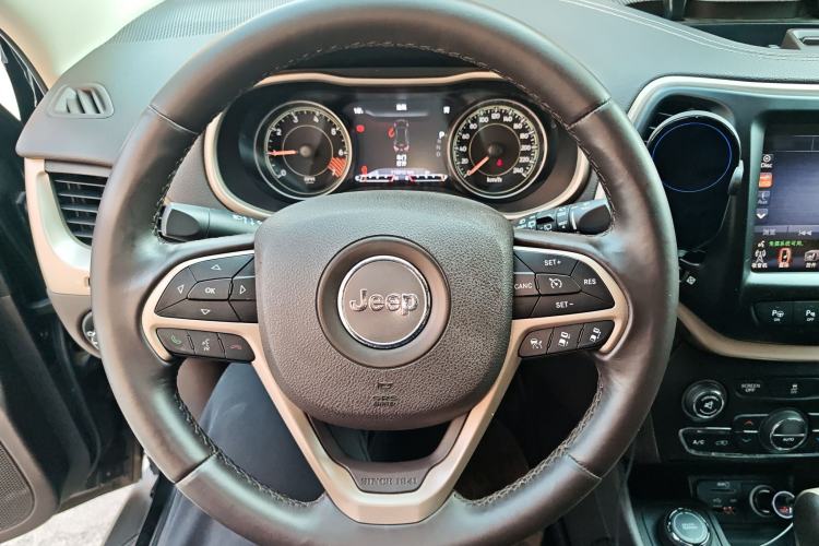 Used Jeep Cherokee 2014 2.4L Luxury Edition