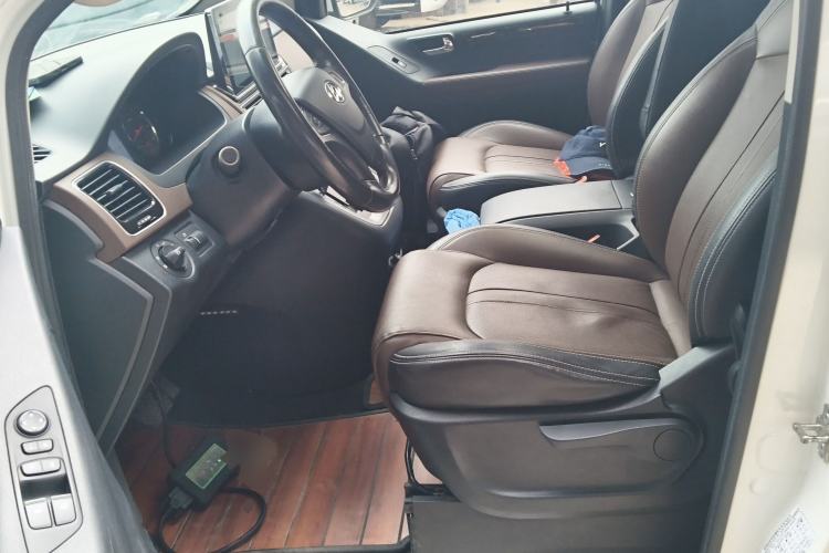 Used SAIC MAXUS G10 2016 2.0T Automatic Luxury Executive Edition Left Front Seat