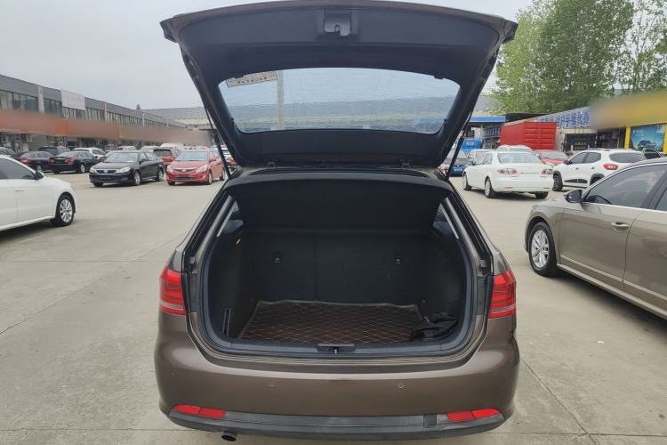 Used Volkswagen Gran Lavida 2013 1.6L Automatic Comfort Model