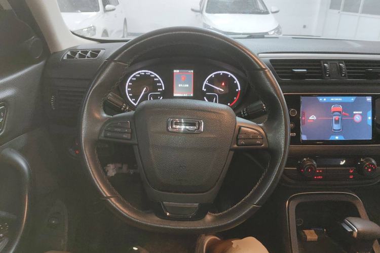 Used Qoros 5 2018 Revised Version 1.6T Automatic Leading Edition
