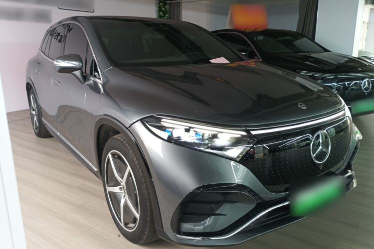 Used Mercedes-Benz EQS SUV 2023 450 4MATIC Pioneer Edition Front Right 45 Deg