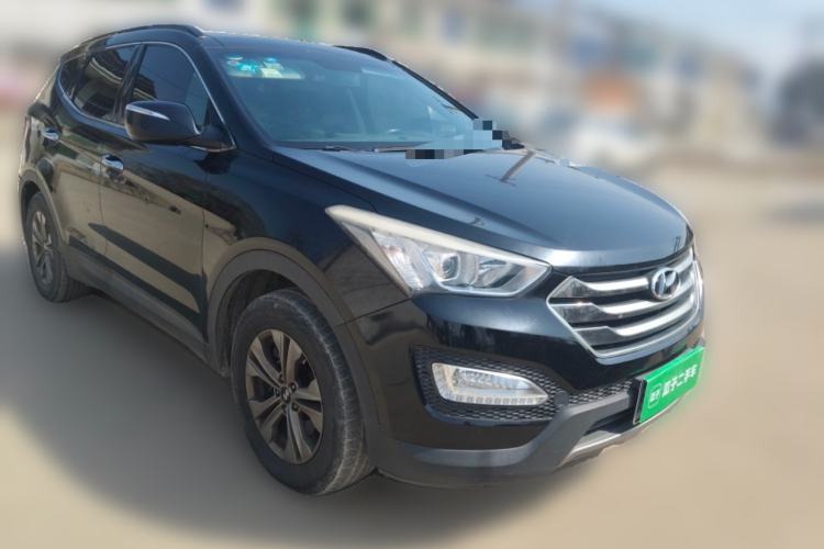 Used Hyundai Santa Fe 2015 2.4L Automatic Two-Wheel Drive Smart Version 5 Seats Front Right 45 Deg