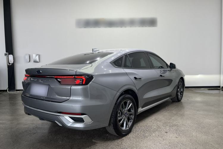 Used Ford Mondeo 2025 2.0T EcoBoost Luxury Version
