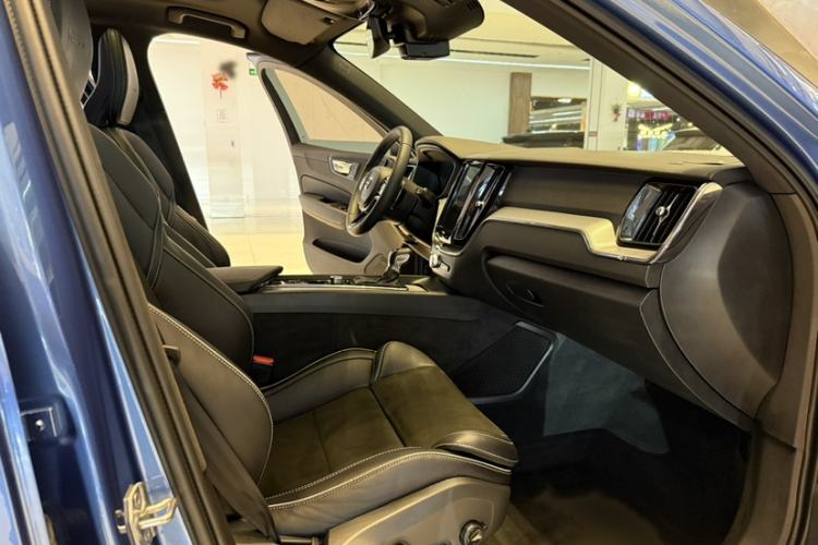 Used Volvo XC60 2019 T5 4x4 Zhiyuan Sport Edition China V Standard
