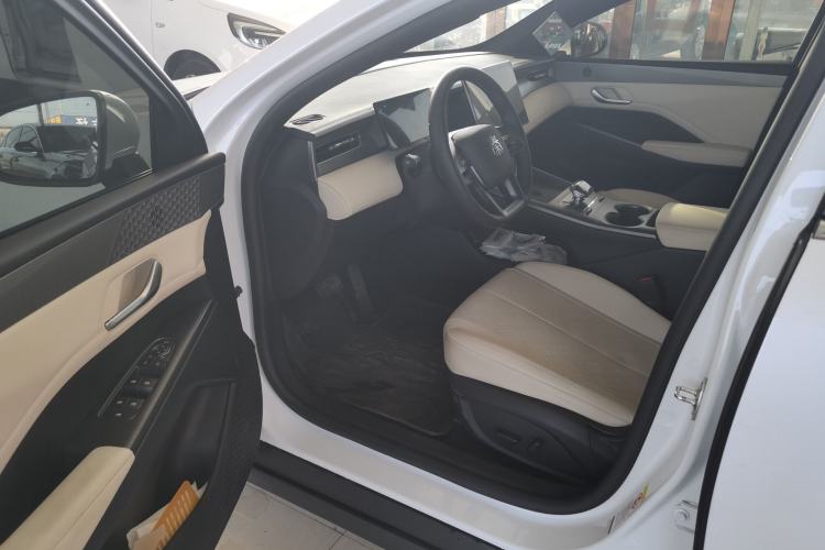 Used BYD Qin PLUS 2025 DM-i Smart Drive 120KM Superior Model
