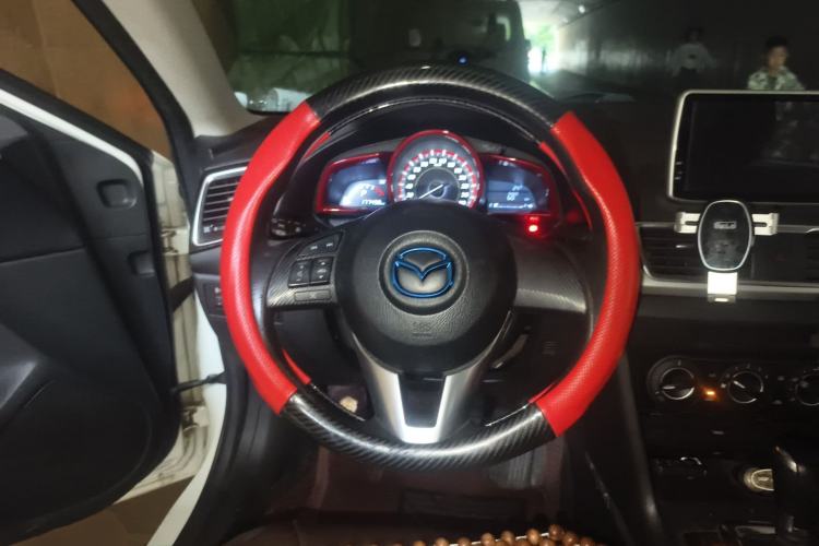 Used Mazda 3 Axela 2016 Sedan 1.5L Automatic Comfort Model
