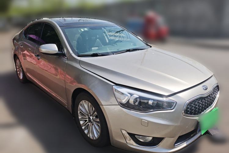 Used Kia Cadenza 2013 2.4L Deluxe Model China IV Front Right 45 Deg