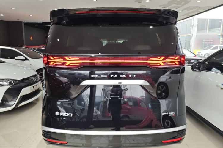 Used Denza D9 2025 DM-i Intelligent Drive 1020 Four-Wheel Drive Prestige Model