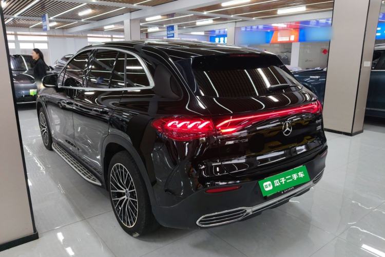 Used Mercedes-Benz EQE SUV 2024 500 4MATIC Luxury Edition Rear Left 45 Deg