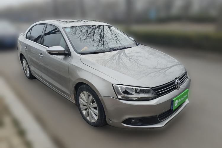 Used Volkswagen Sagitar 2014 1.6L Manual Comfort Model Front Right 45 Deg