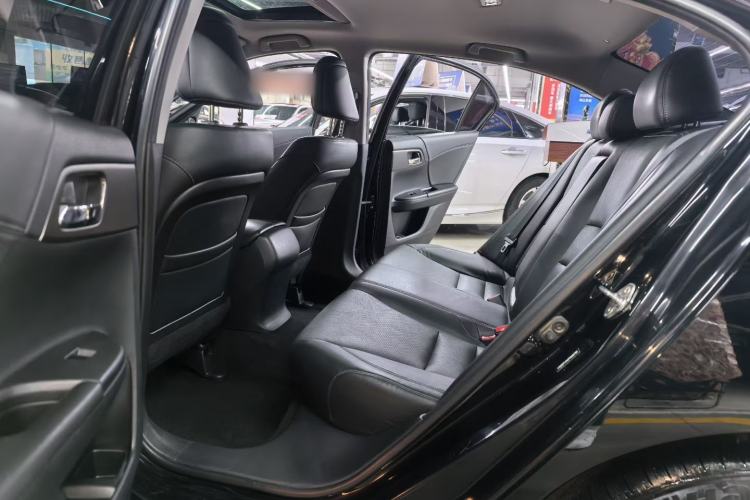 Used Honda Accord 2015 2.0L LXS Elite Edition Interior 2