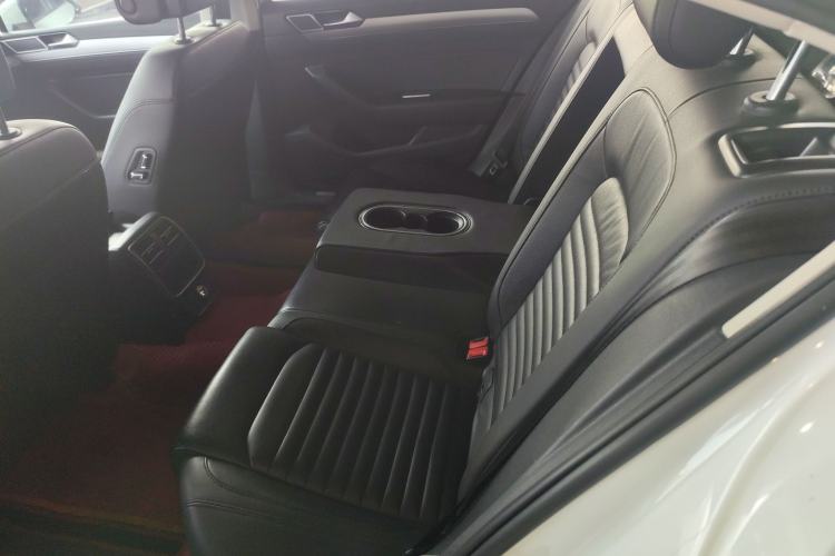 Used Volkswagen Magotan 2017 280TSI DSG Leading Edition Left Rear Seat