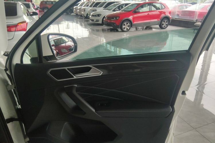 Used Volkswagen Tiguan L 2022 330TSI Automatic Two-Wheel Drive R-Line Enhanced Edition