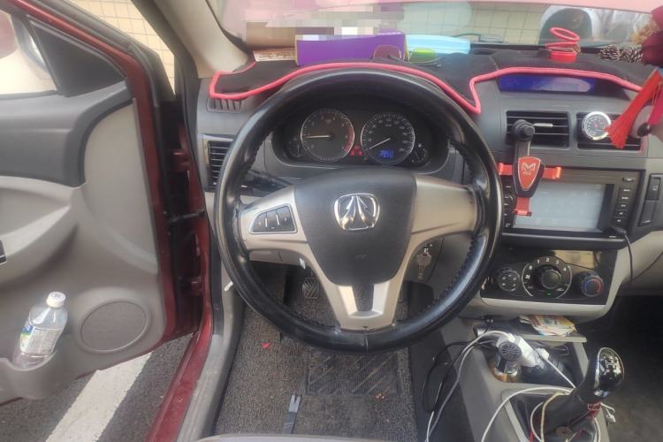 Used BAIC Weiwang M20 2014 1.5L Comfort version DAM15DL Steering Wheel