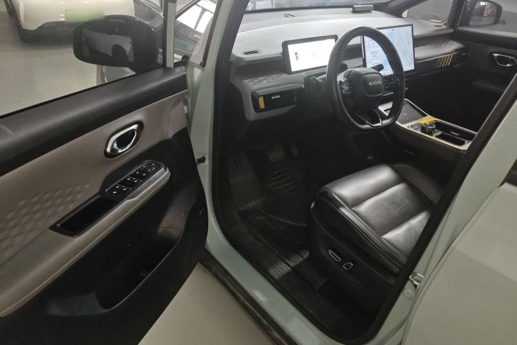 Used AION Y 2022 70 Tech Edition Lithium Iron Phosphate
