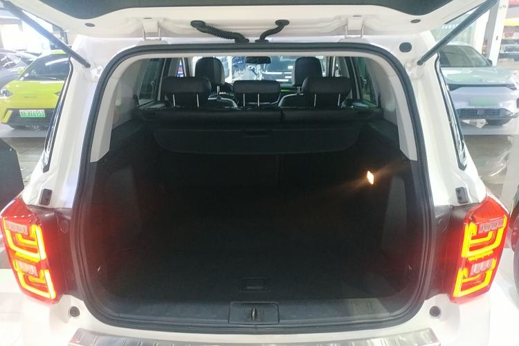 Used GAC Trumpchi GS7 2017 320T Two-Wheel-Drive Luxury Smart Connectivity Model